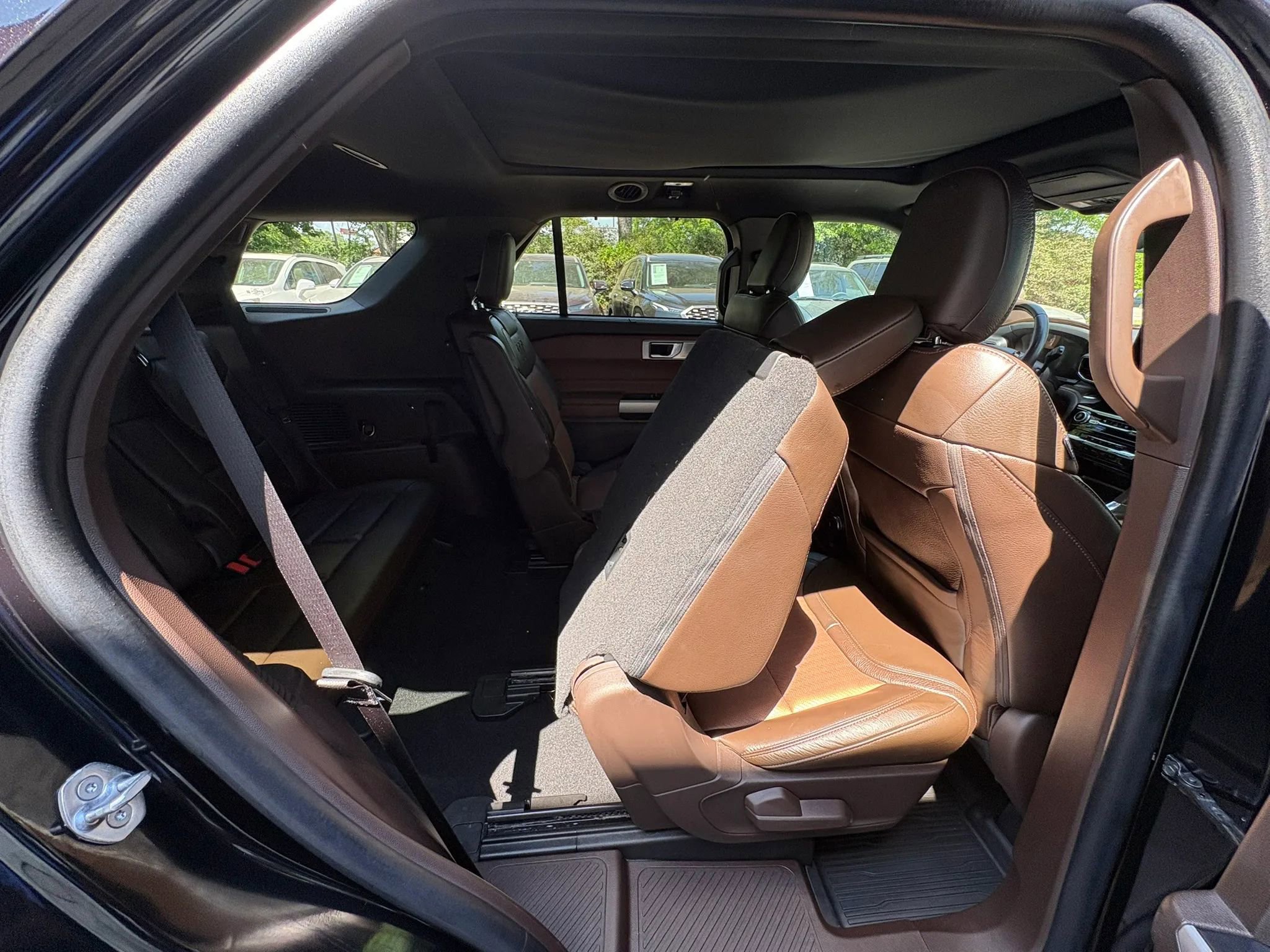 Used 2021 Ford Explorer King Ranch w/ Premium Technology Package AWD/4WD image 21