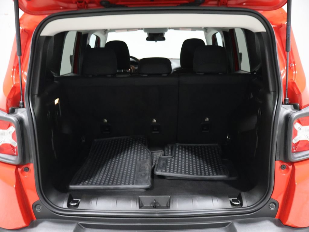 Used 2022 Jeep Renegade Latitude image 19