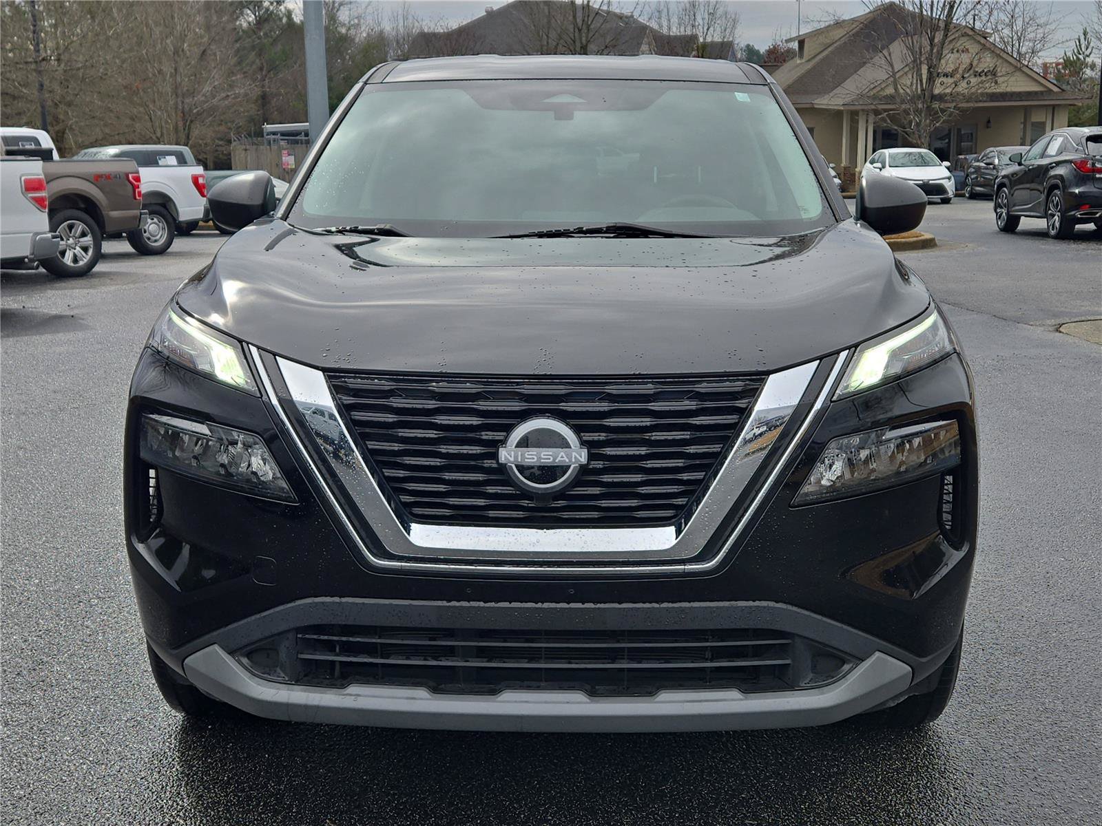 Used 2023 Nissan Rogue S FWD image 2