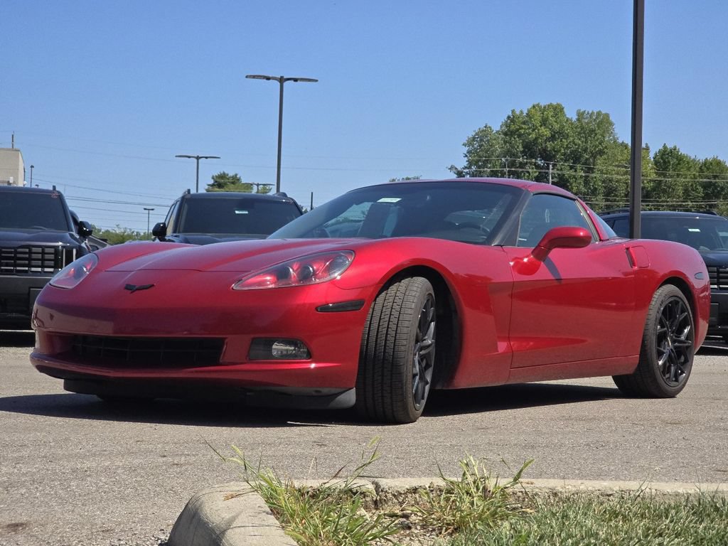 Used 2005 Chevrolet Corvette Coupe w/ Preferred Equipment Group RWD image 9