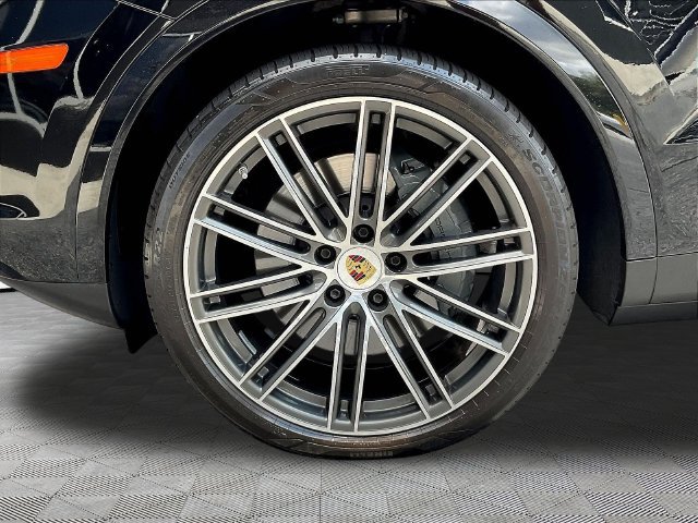Used 2023 Porsche Cayenne S AWD/4WD image 35