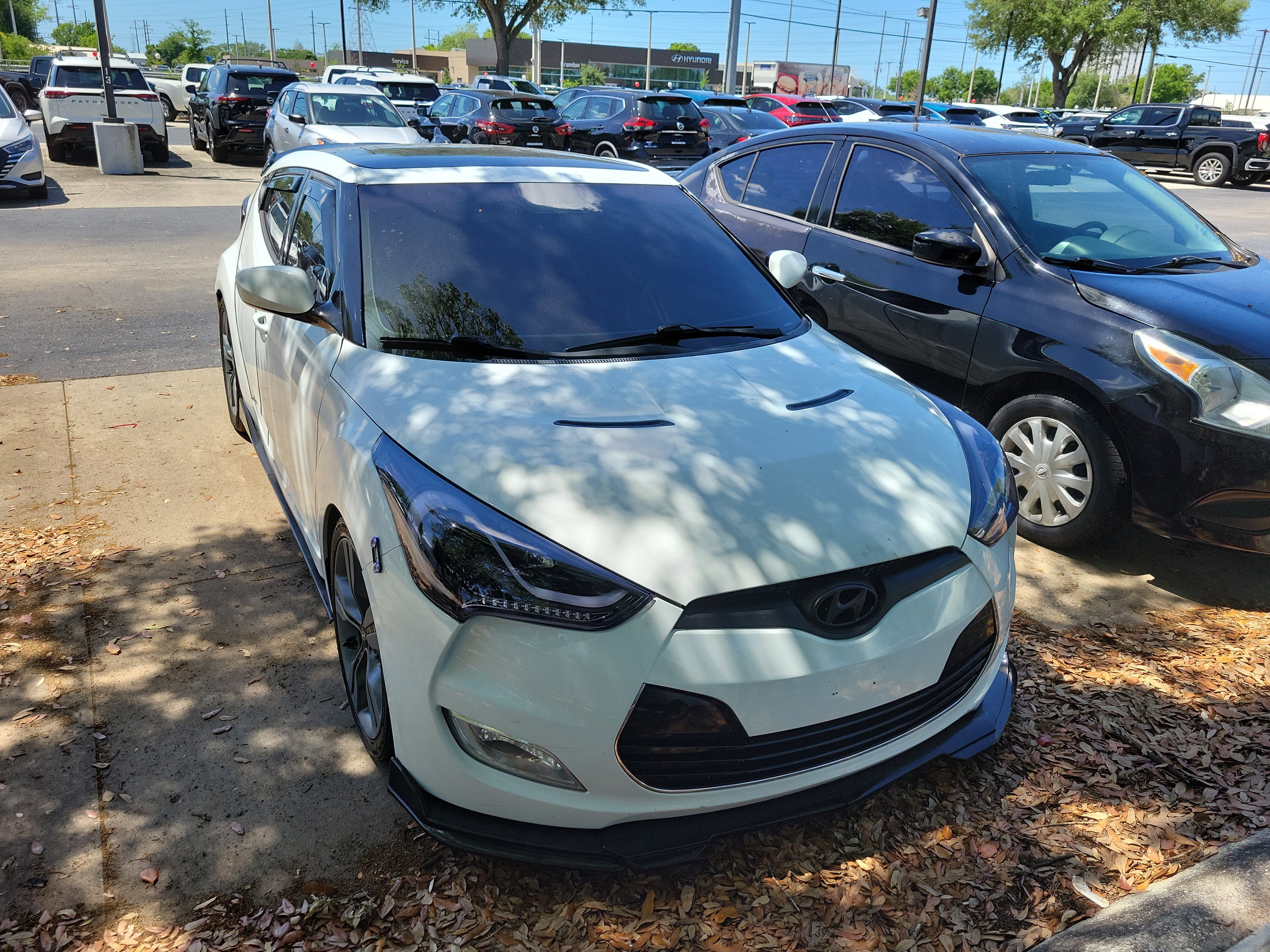 Used 2014 Hyundai Veloster w/ Technology Package 03