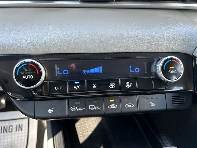 Used 2022 Hyundai Elantra SEL w/ Convenience + Premium Package FWD image 29