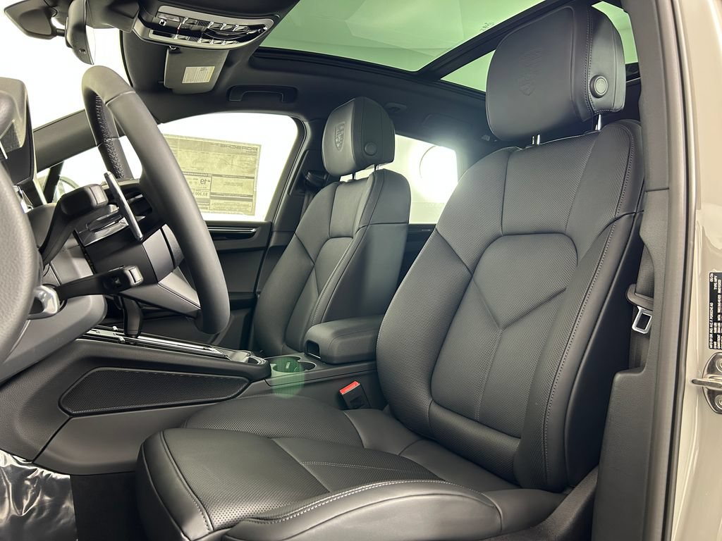 New 2026 Porsche Macan S AWD/4WD image 5