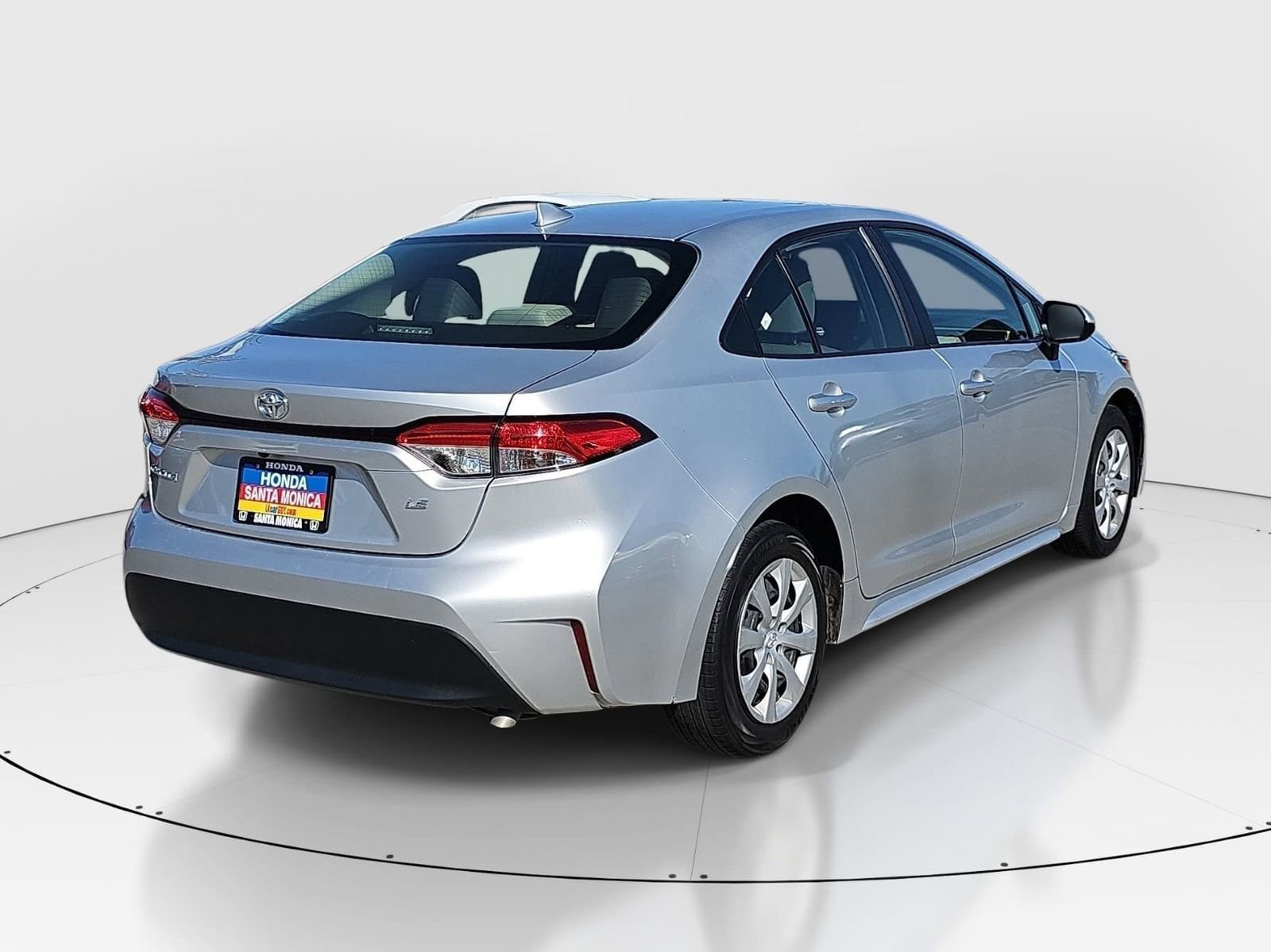 Used 2023 Toyota Corolla LE w/ Carpet Mat Package (TMS) FWD image 5