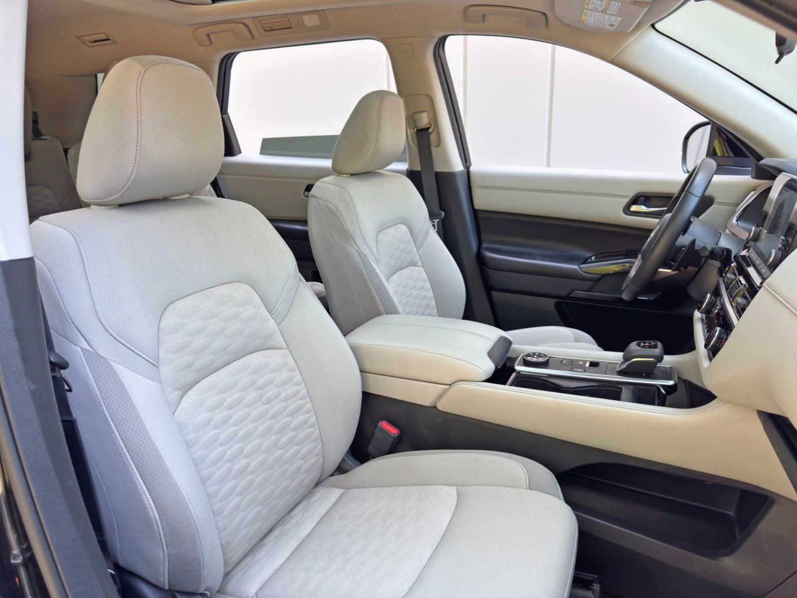 Used 2022 Nissan Pathfinder SV w/ SV Premium Package image 34