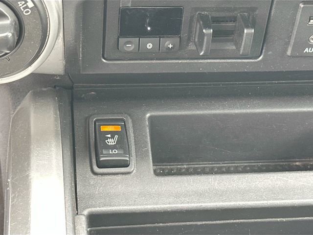 Used 2017 Nissan Titan SV image 23