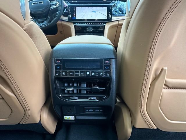 New 2026 Jeep Grand Cherokee L Summit AWD/4WD image 32