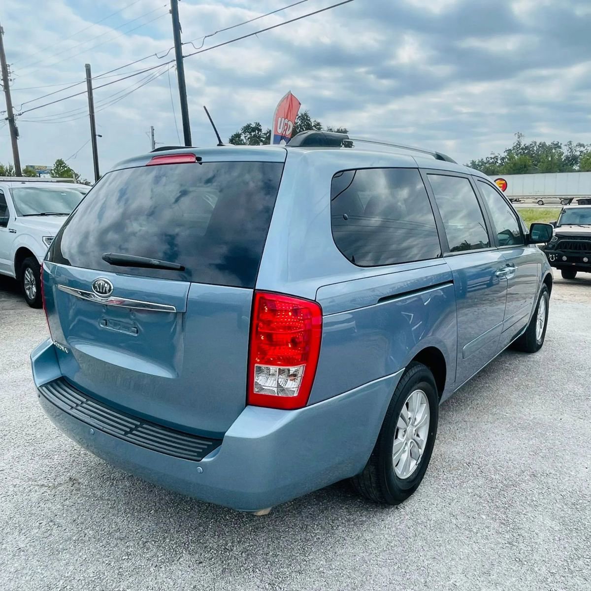 Used 2012 Kia Sedona LX w/ PWR Pkg FWD image 4