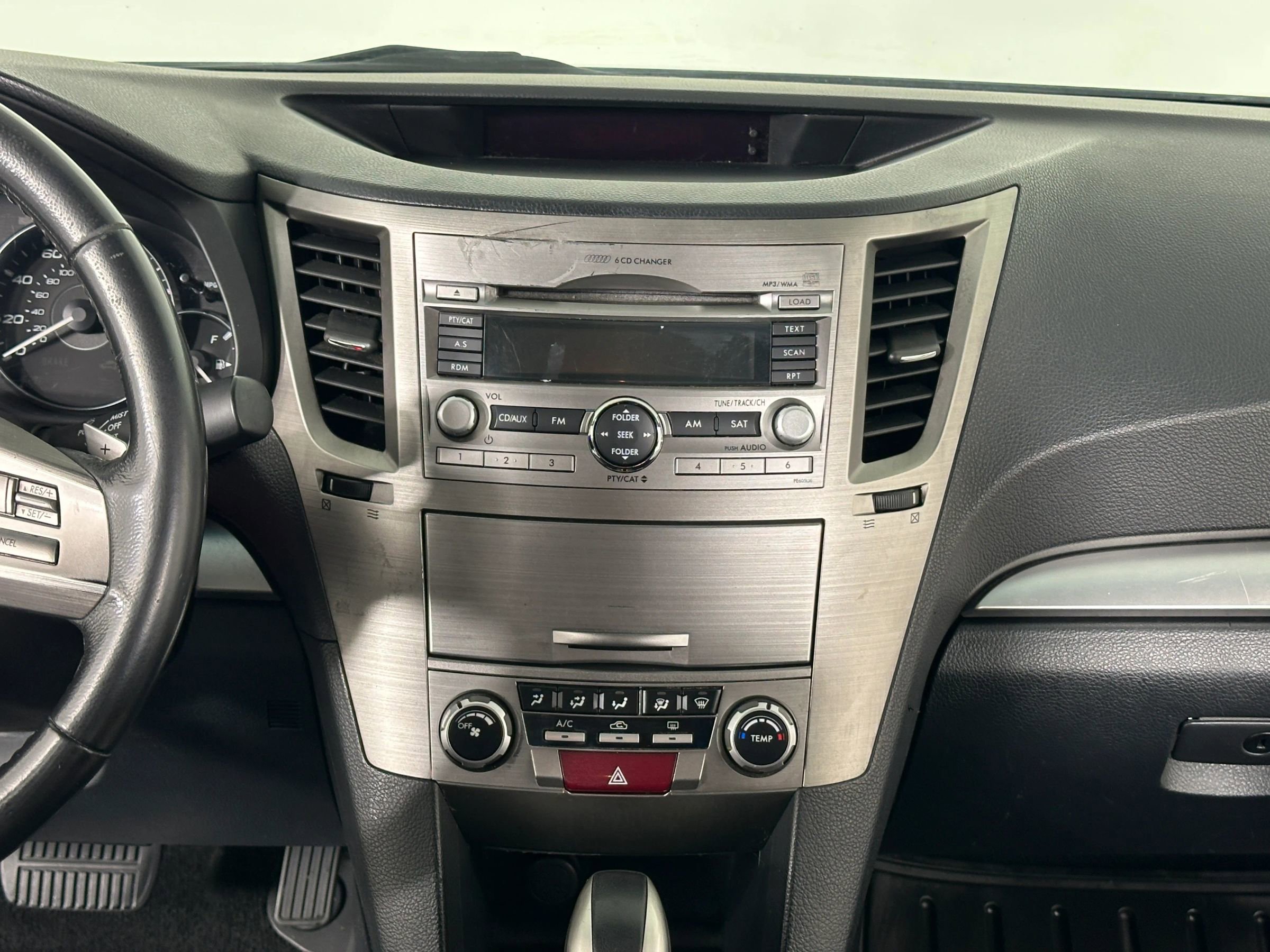 Used 2011 Subaru Legacy 2.5i Premium image 34