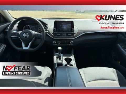 Used 2025 Nissan Altima 2.5 SV FWD image 21