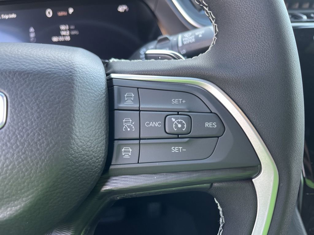 New 2025 Jeep Grand Cherokee Altitude image 29