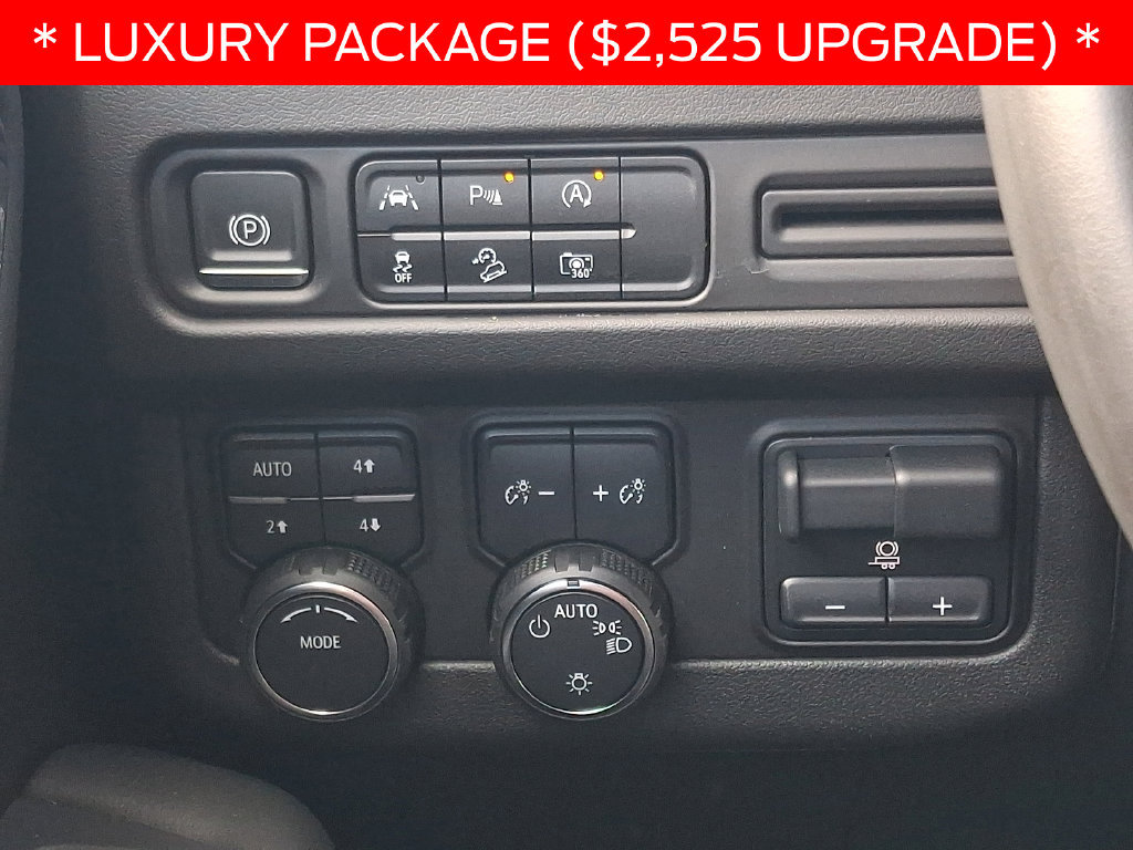 Used 2023 Chevrolet Tahoe Z71 w/ Luxury Package AWD/4WD image 22