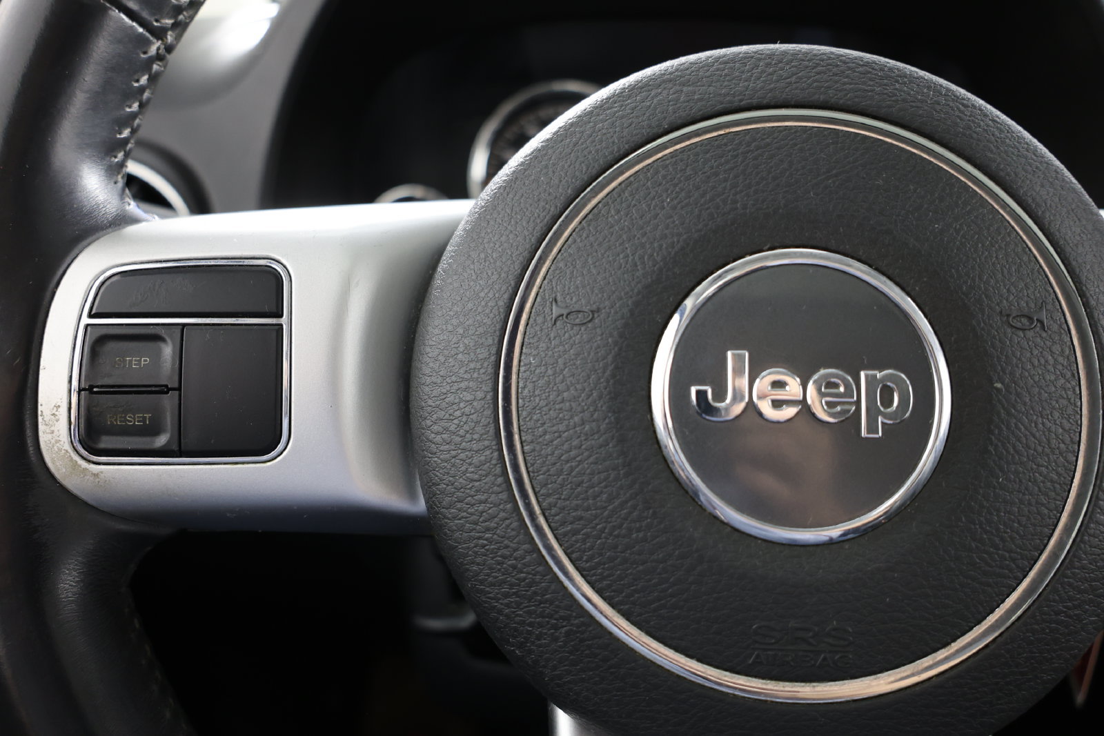 Used 2015 Jeep Compass Latitude w/ Sun/Sound Group FWD image 22