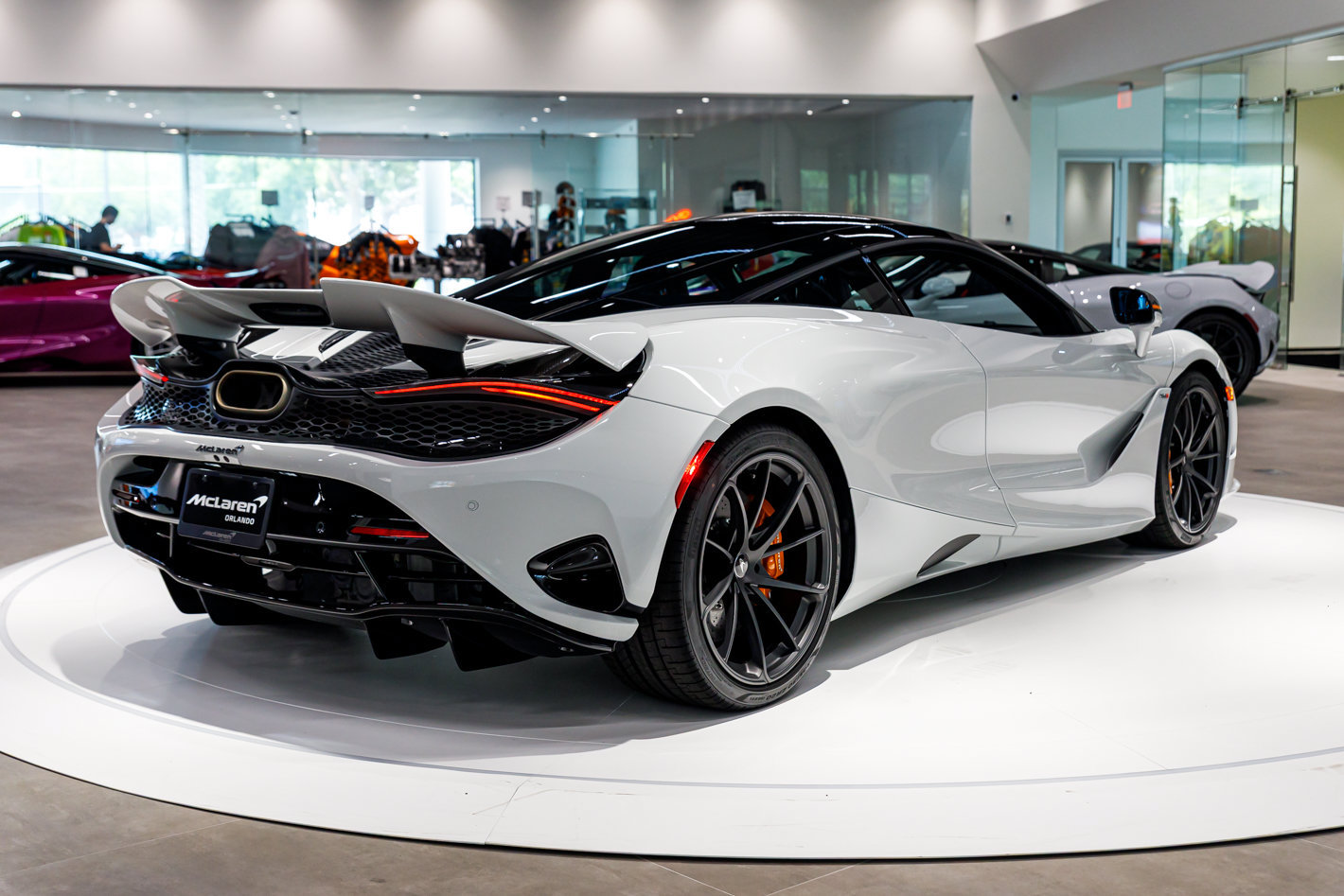 Used 2027 McLaren 750S RWD image 3