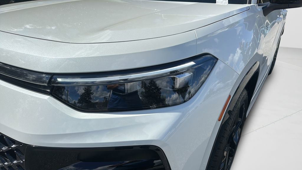 New 2026 Volkswagen Tiguan SE R-Line image 9