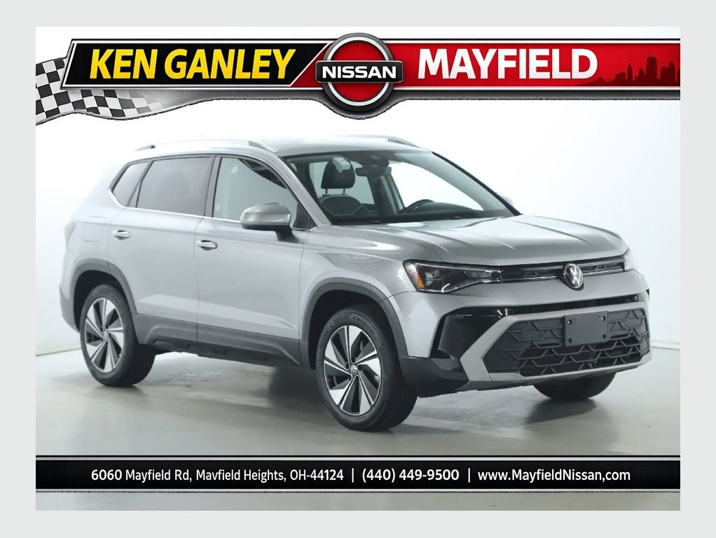 Used 2025 Volkswagen Taos SE AWD/4WD image 1