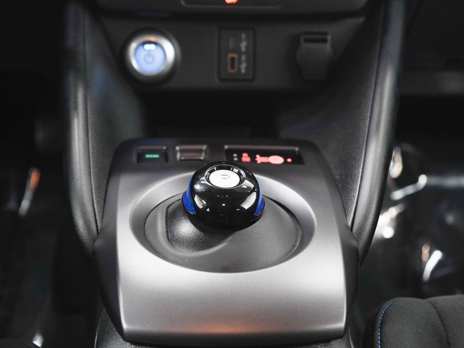 Used 2025 Nissan Leaf S FWD image 18