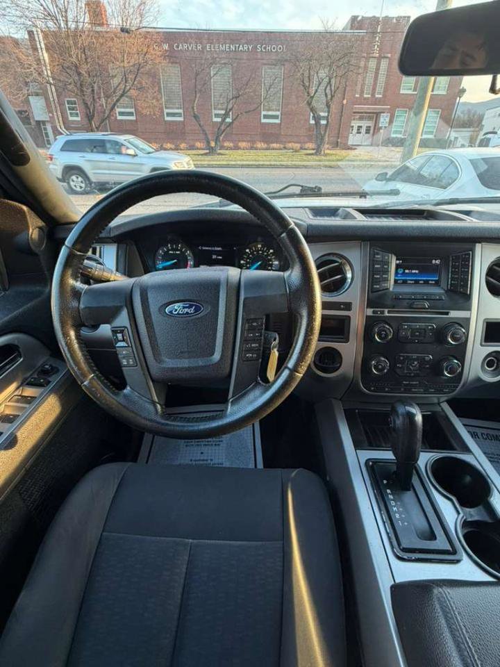 Used 2017 Ford Expedition EL XLT image 23