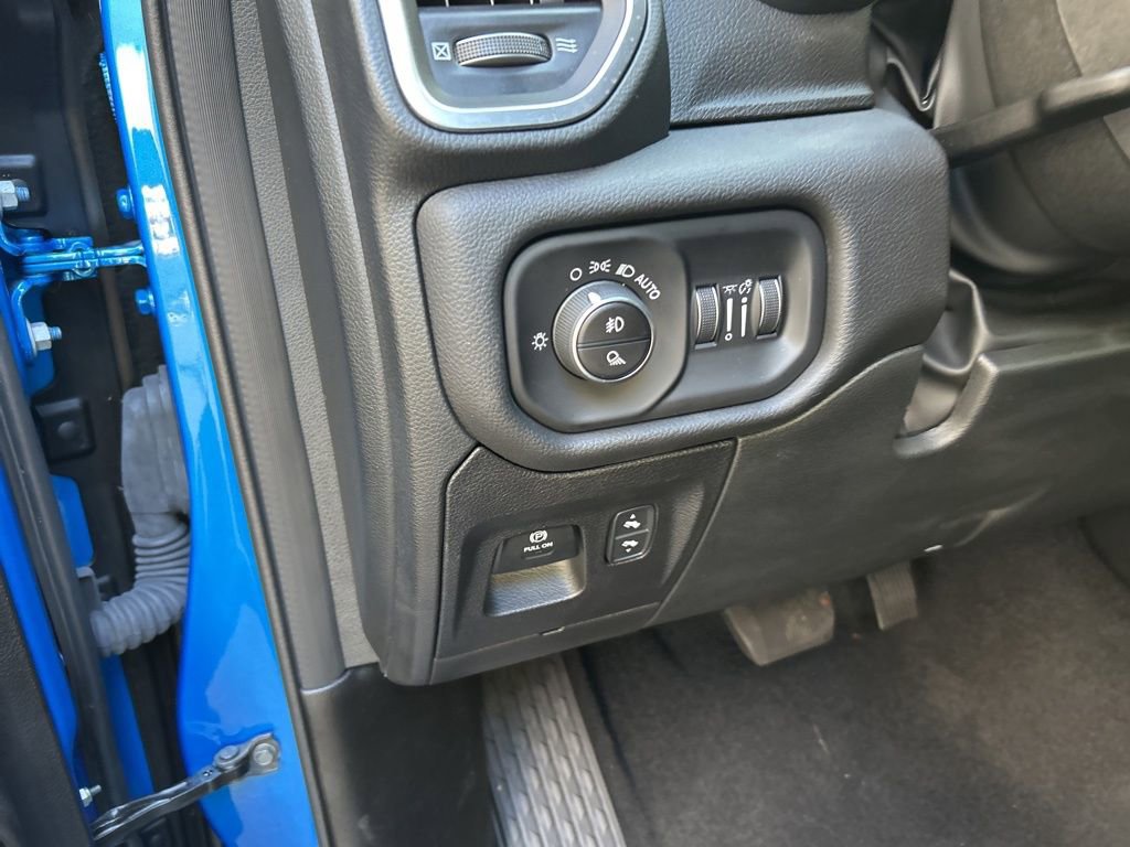 Used 2025 RAM 1500 Big Horn AWD/4WD image 42