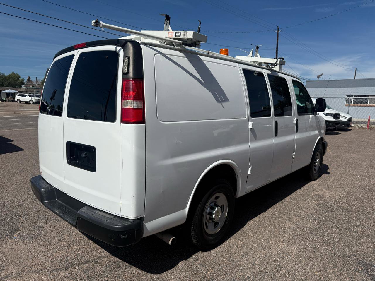 Used 2010 Chevrolet Express 2500 RWD image 9