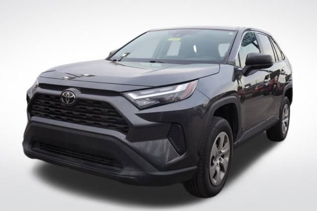 Used 2023 Toyota RAV4 LE image 4