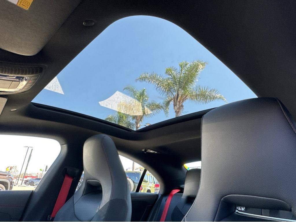 Used 2025 Mercedes-Benz CLA 35 AMG 4MATIC image 7
