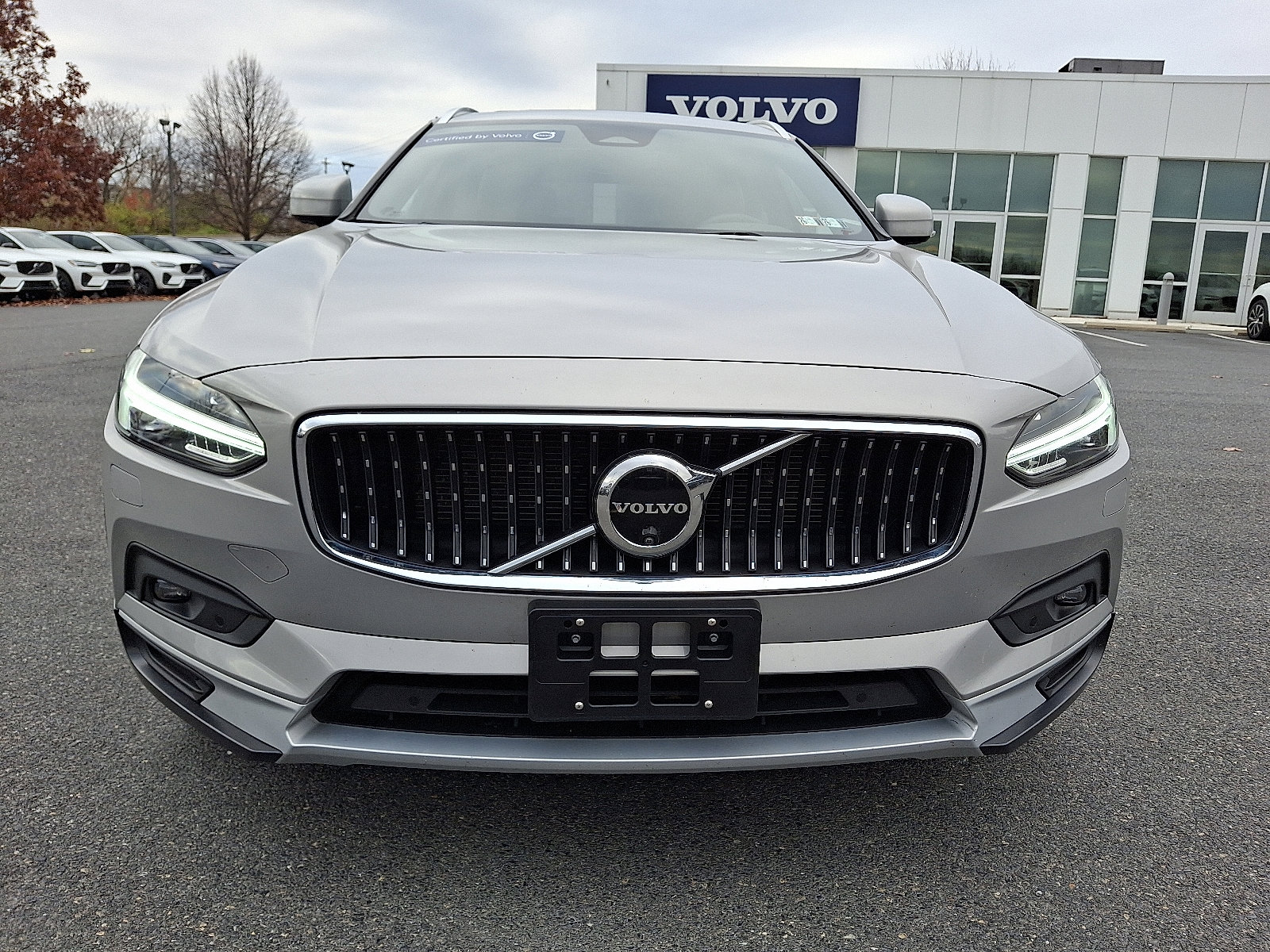 Used 2024 Volvo V90 B6 Cross Country Ultimate image 2