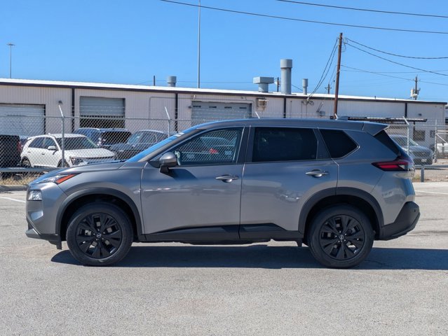 Used 2023 Nissan Rogue SV image 9