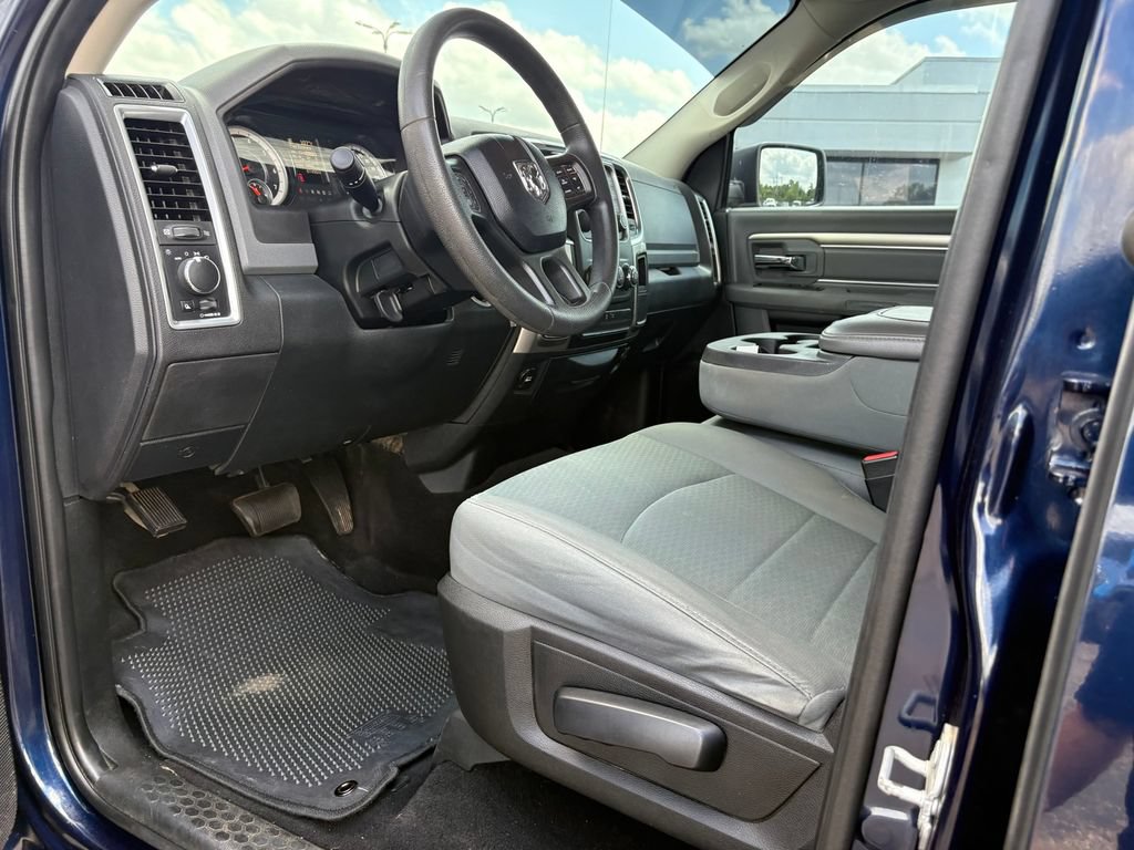 Used 2018 RAM 1500 Classic SLT AWD/4WD image 15