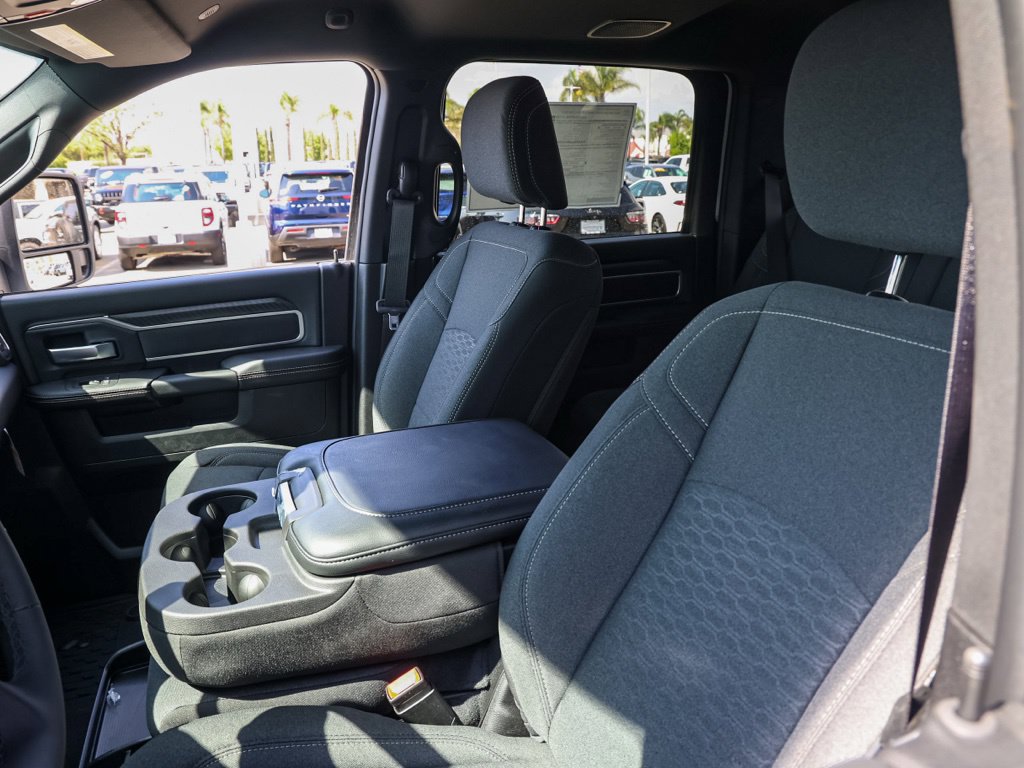 New 2026 RAM 3500 Big Horn AWD/4WD image 16
