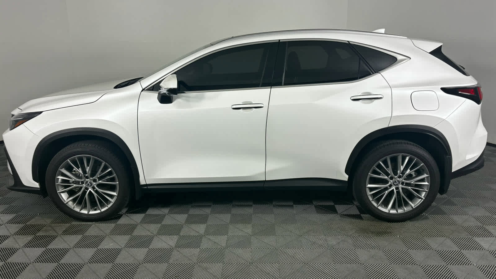 Used 2024 Lexus NX 350 AWD w/ Vision Package image 8