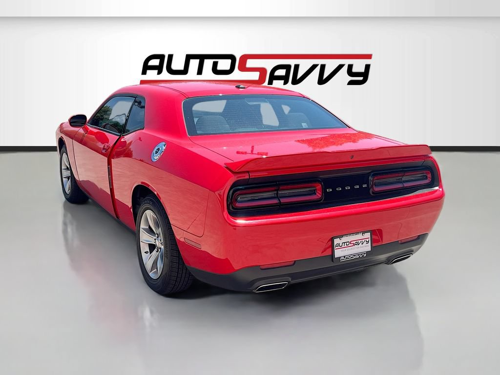 Used 2022 Dodge Challenger SXT RWD image 5