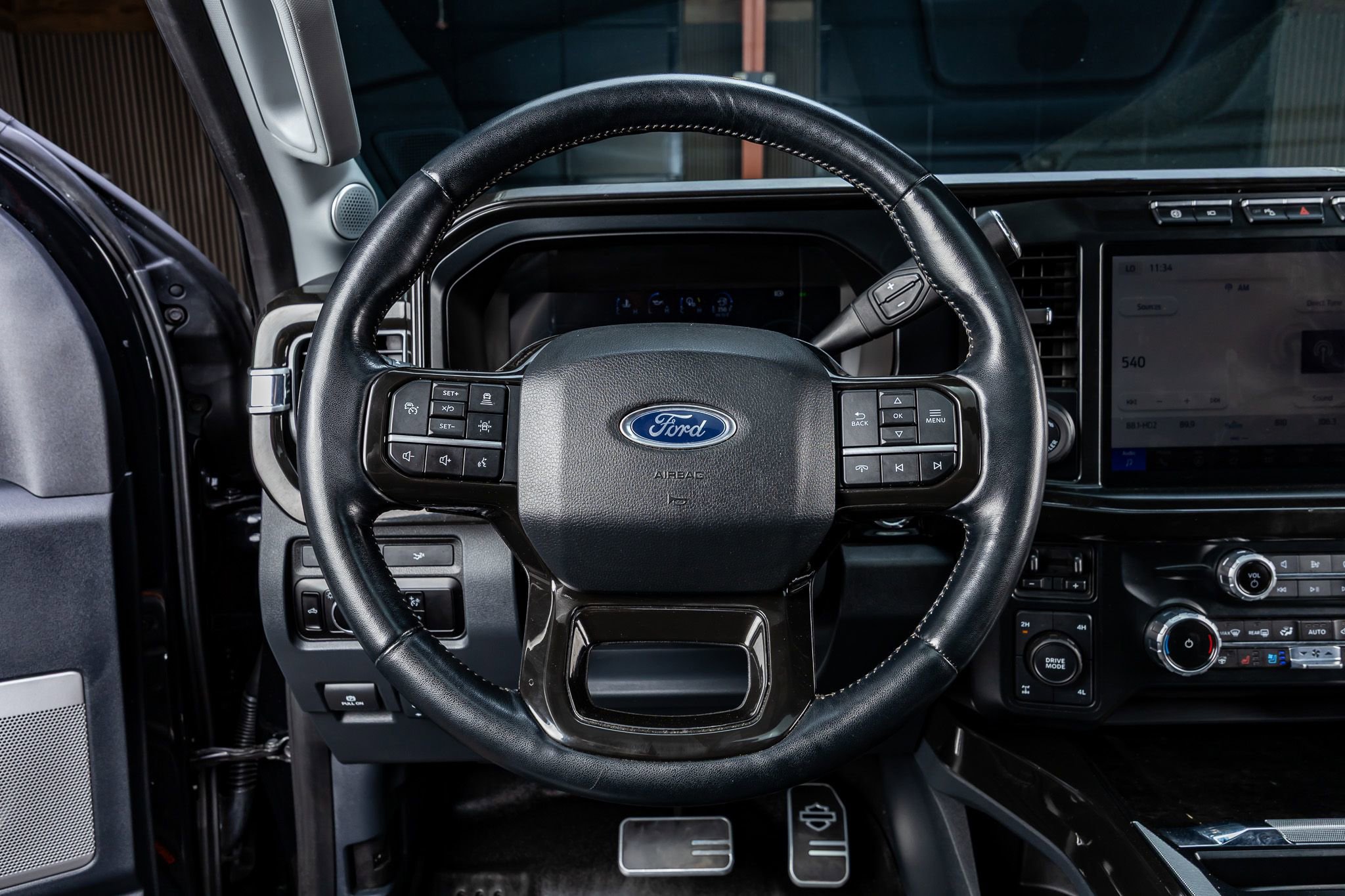 Used 2023 Ford F250 Lariat w/ Lariat Ultimate Package image 18
