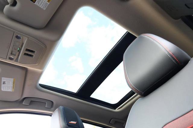 New 2026 Nissan Kicks SR w/ SR Premium Package image 9