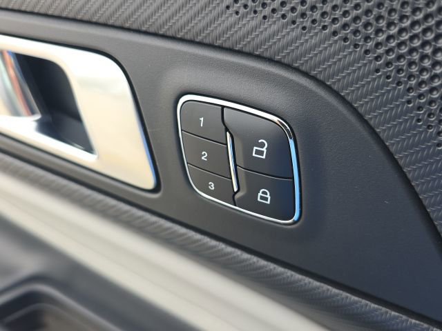 Used 2025 Ford Mustang Premium RWD image 17
