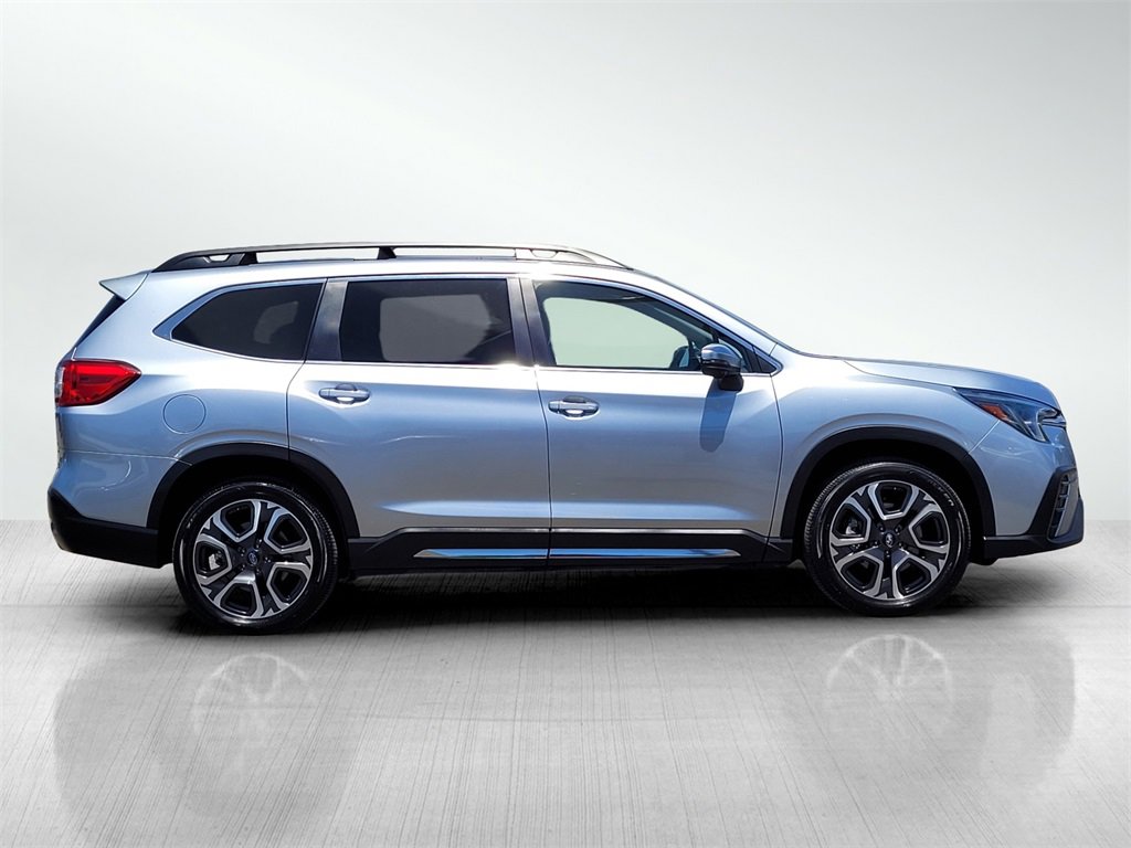 Used 2023 Subaru Ascent Limited w/ Technology Package image 3