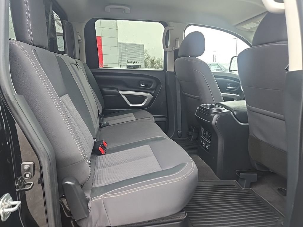 Used 2021 Nissan Titan SV w/ SV Convenience Package image 27