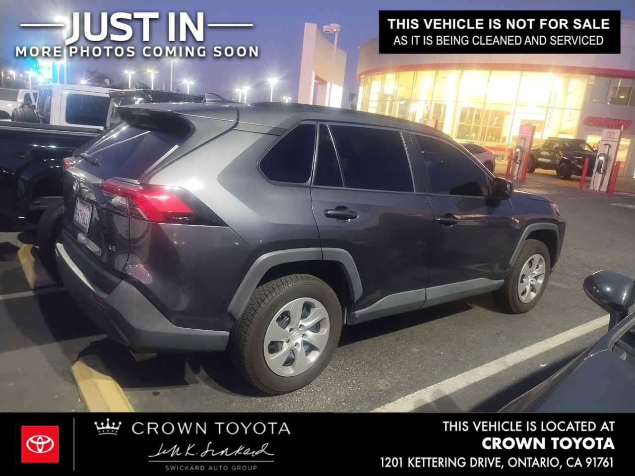 Used 2019 Toyota RAV4 LE image 2