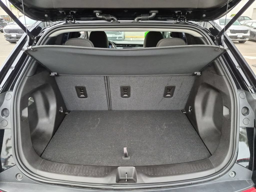 Used 2023 Chevrolet Bolt EUV LT w/ Redline Edition FWD image 26