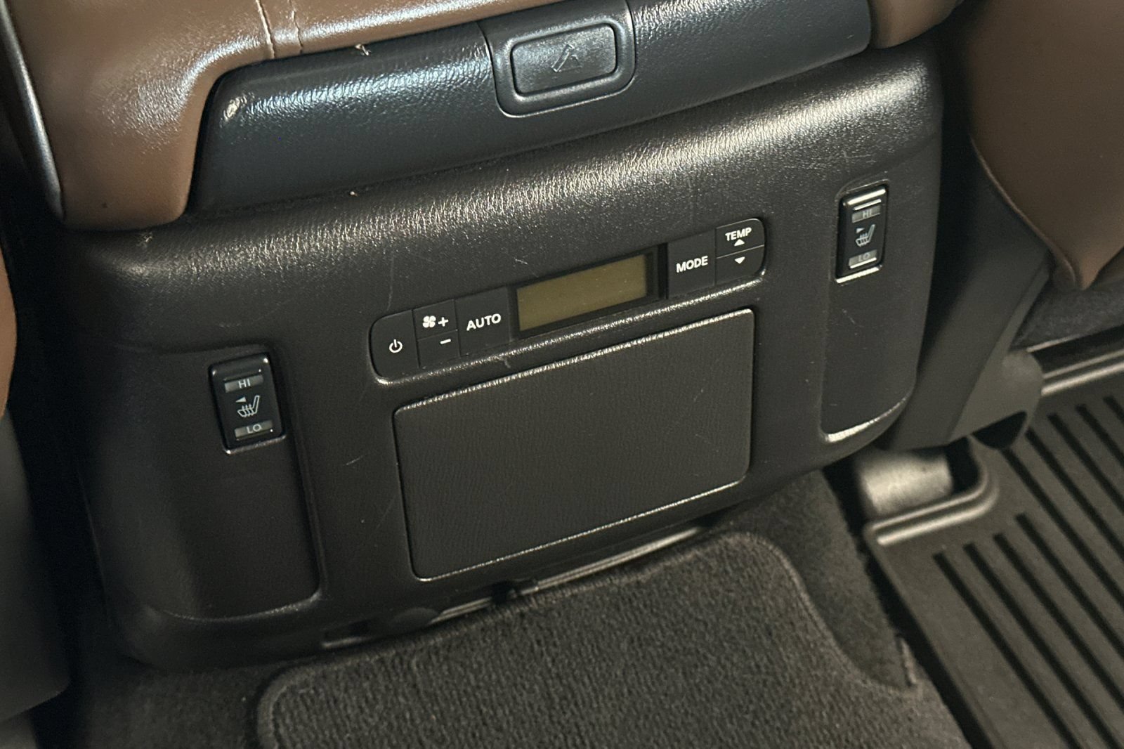 Used 2023 Nissan Armada Platinum w/ Captain's Chairs Package AWD/4WD image 15