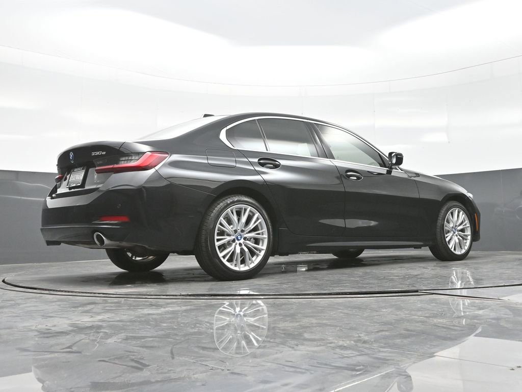 Used 2024 BMW 330e xDrive image 26