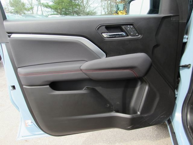 Used 2025 Chevrolet Colorado Z71 w/ Technology Package image 10