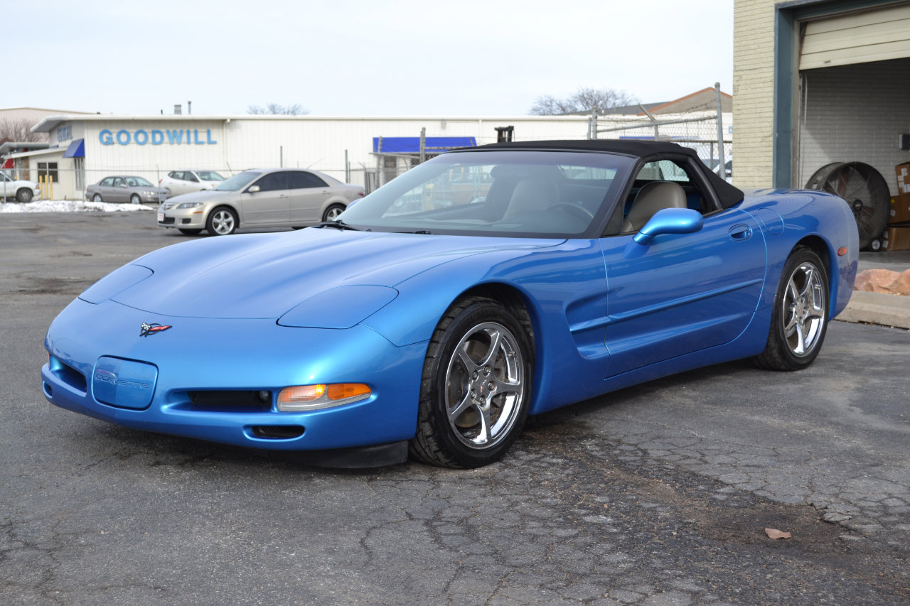 Used 2000 Chevrolet Corvette Convertible w/ Memory Pkg image 3
