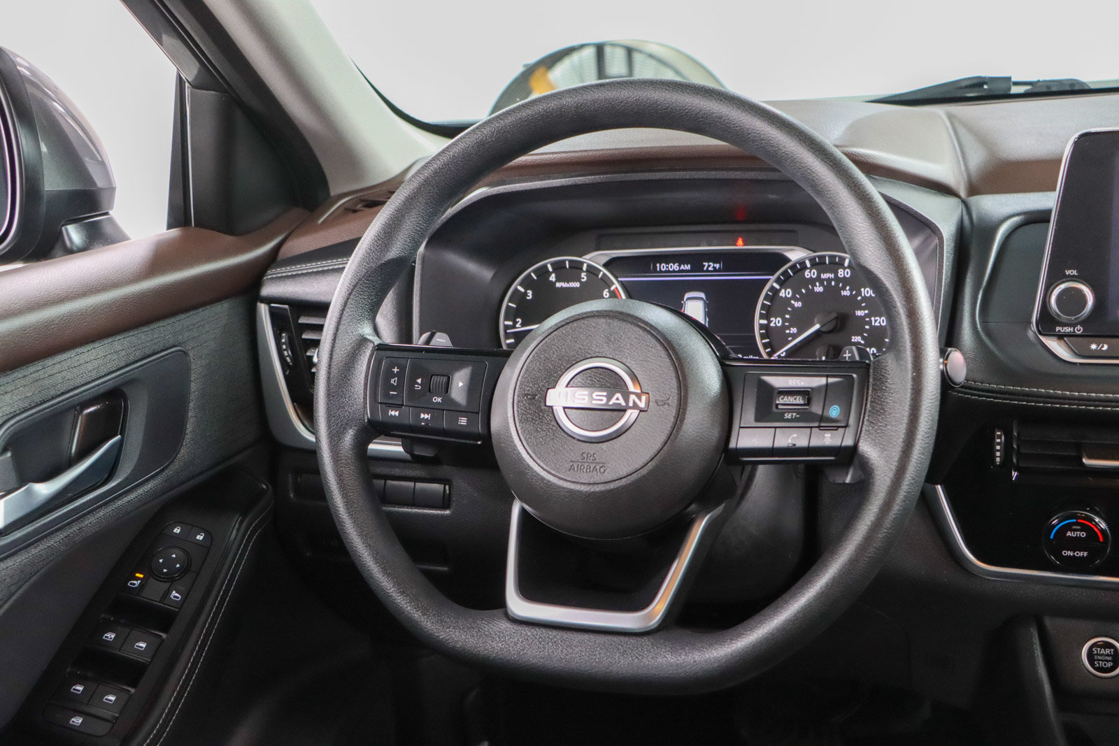 Used 2022 Nissan Rogue SV FWD image 12