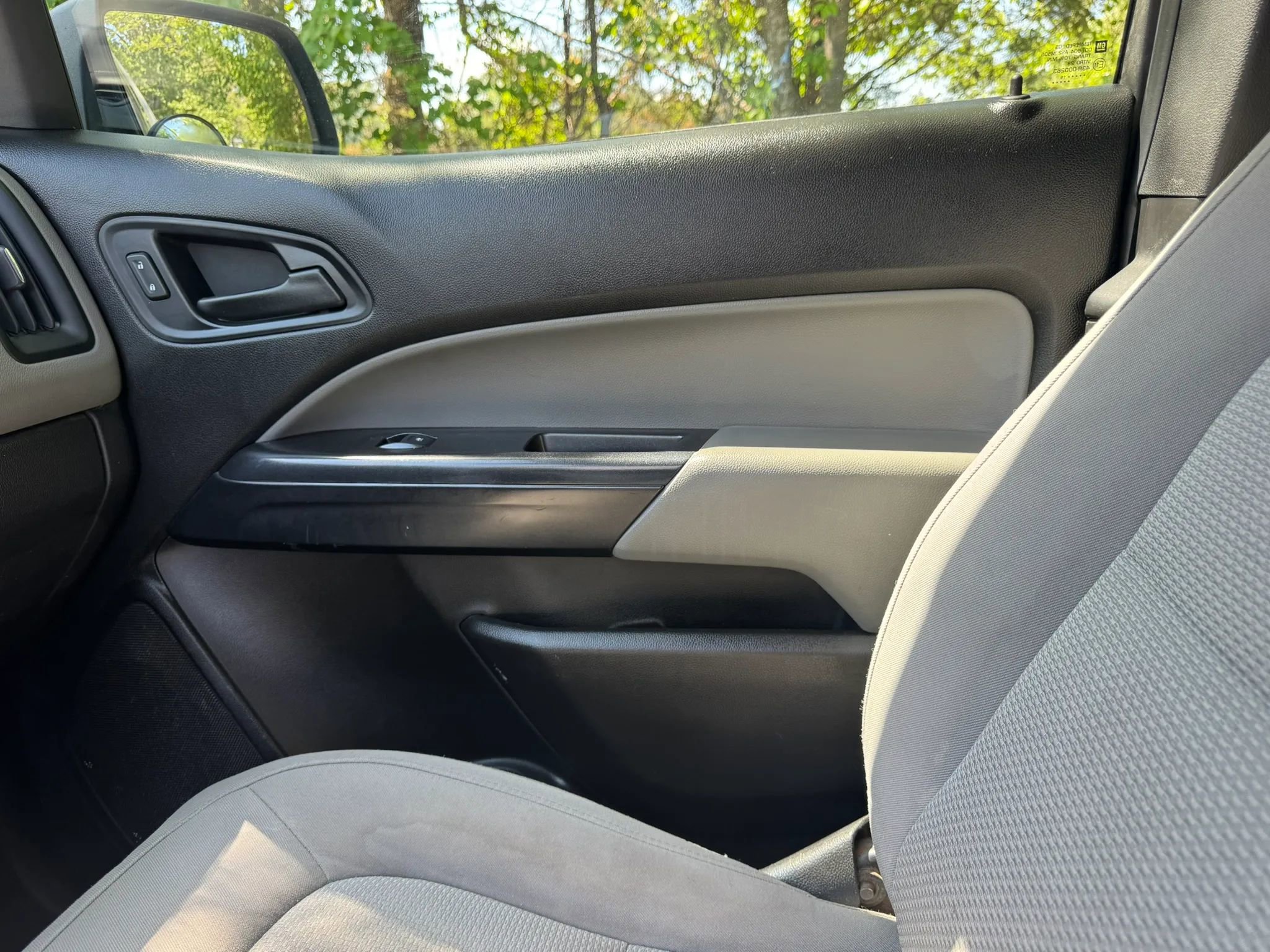 Used 2019 Chevrolet Colorado W/T RWD image 15