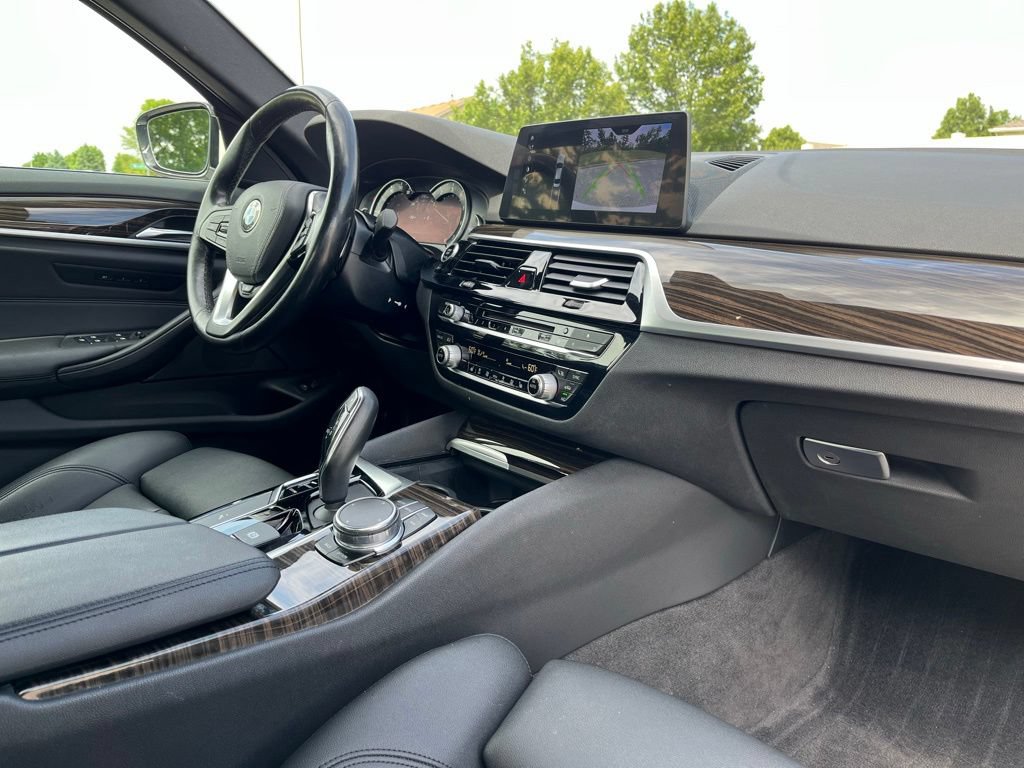 Used 2018 BMW 530i xDrive AWD/4WD image 26