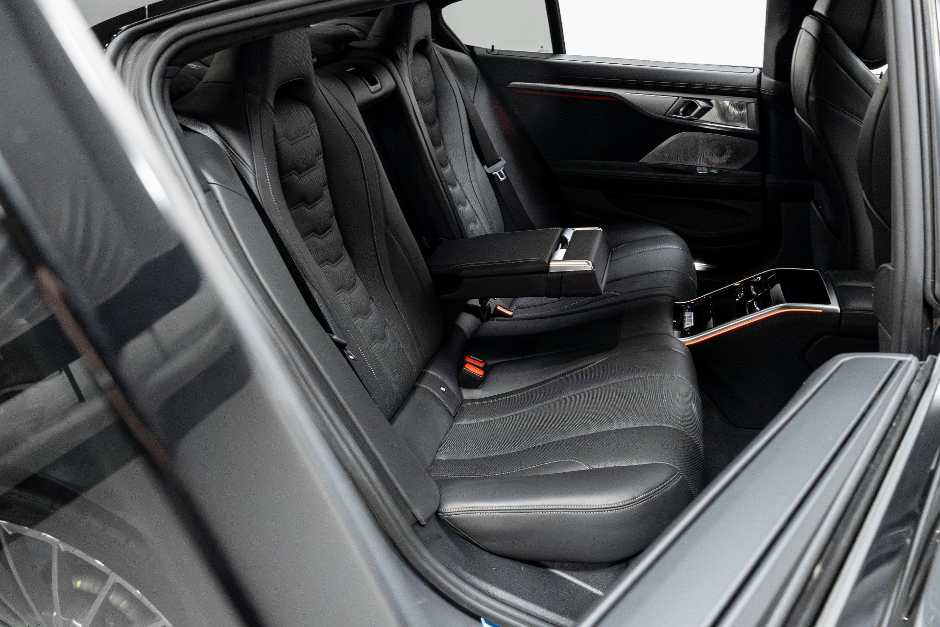 Used 2023 BMW ALPINA B8 xDrive Gran Coupe image 23