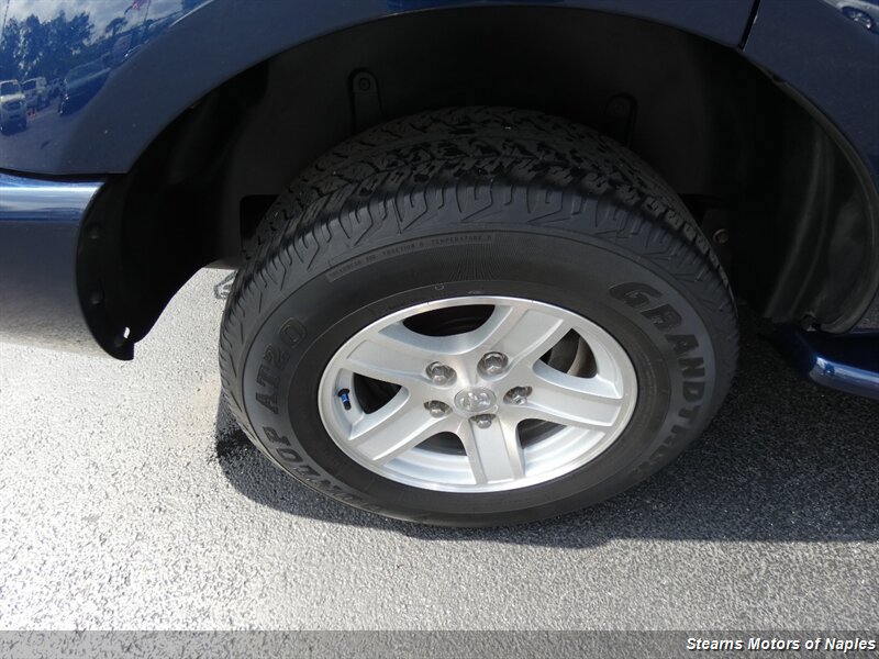 Used 2005 Dodge Durango Limited w/ Trailer Tow Group AWD/4WD image 18