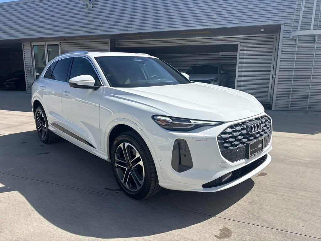 Certified 2025 Audi Q5 Premium Plus w/ Premium Plus image 3